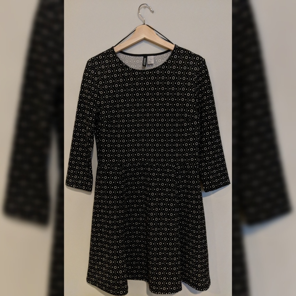 Black and White Geometric Patterned Skater Dress